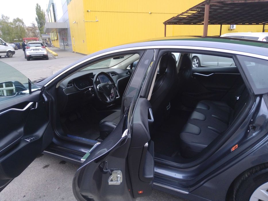 Tesla Model S 75D Dual Motor
