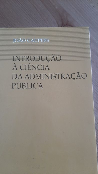 Introdução à ciência da administração pública