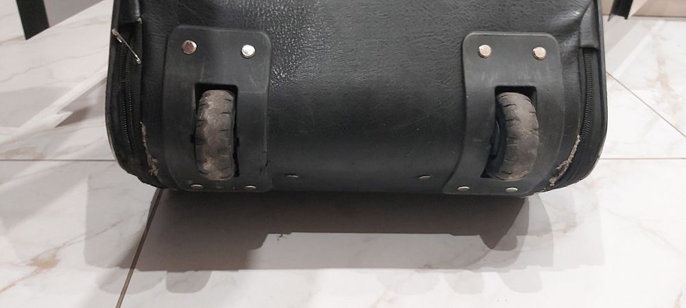 Дорожня валіза (шкіра)