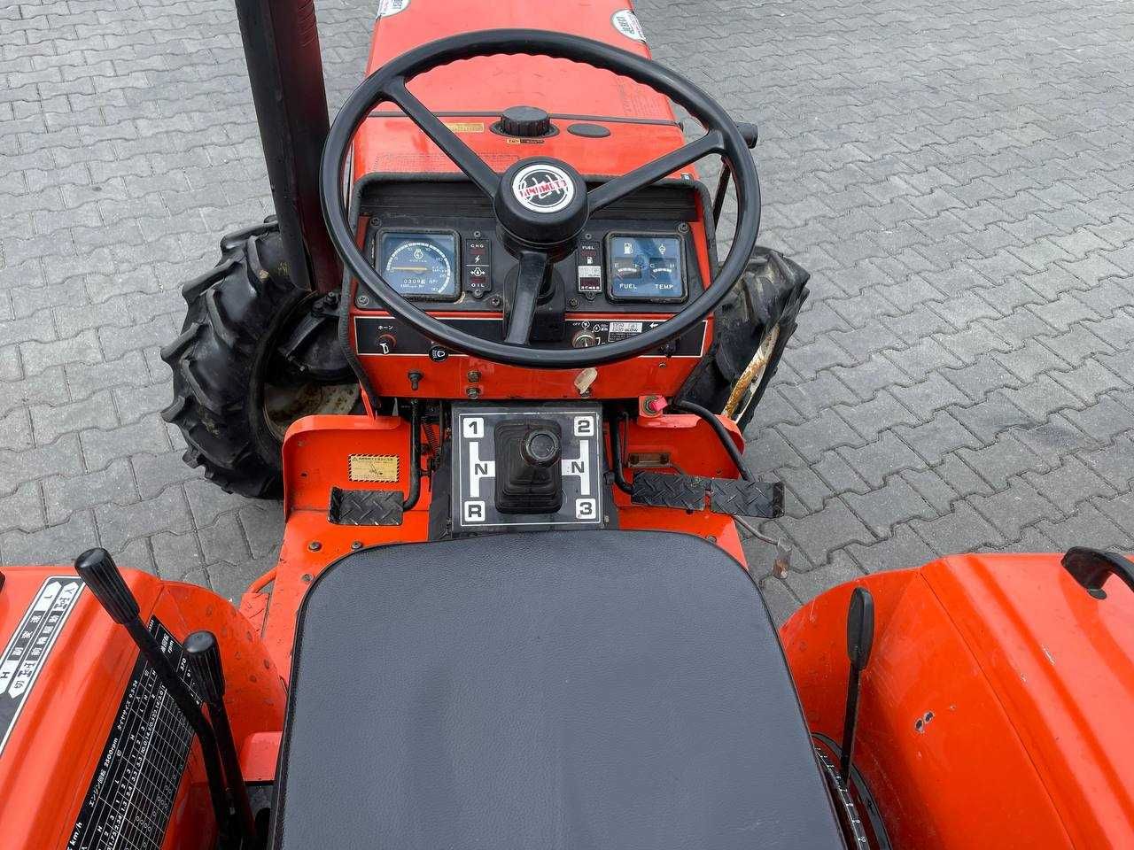 Hinomoto E2304 Японський трактор