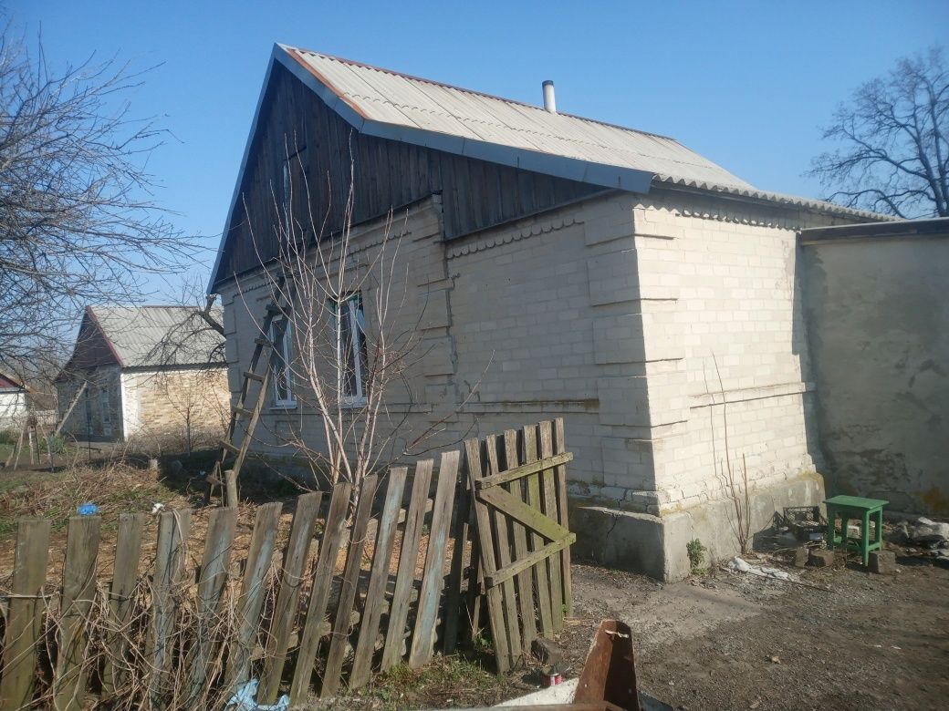 Продам будинок срочно в селі Гришино