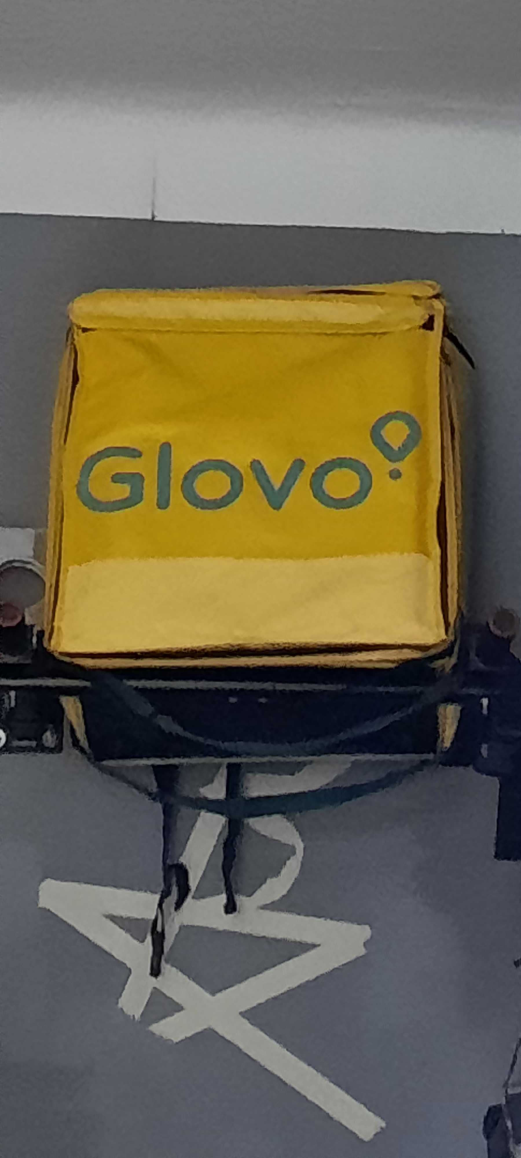 Plecak Glovo do rozworzenia jedzenia