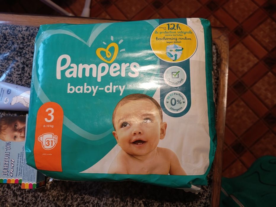 Памперси номер 3+ подарунок
