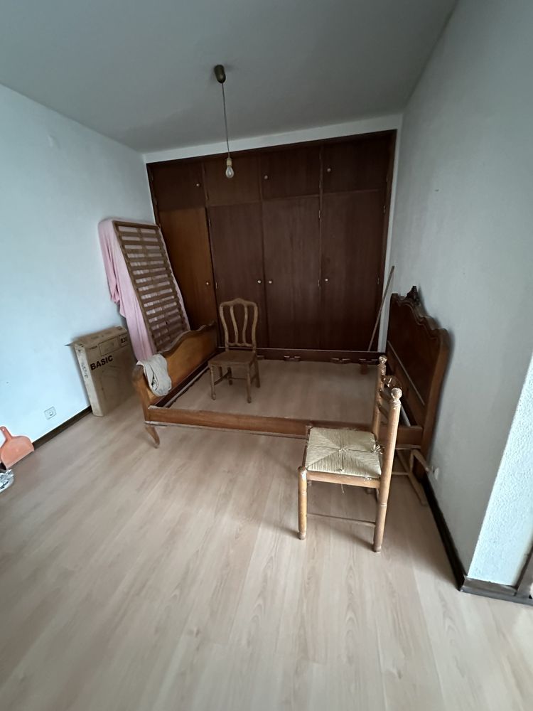 Vende -se T0 em Coimbra