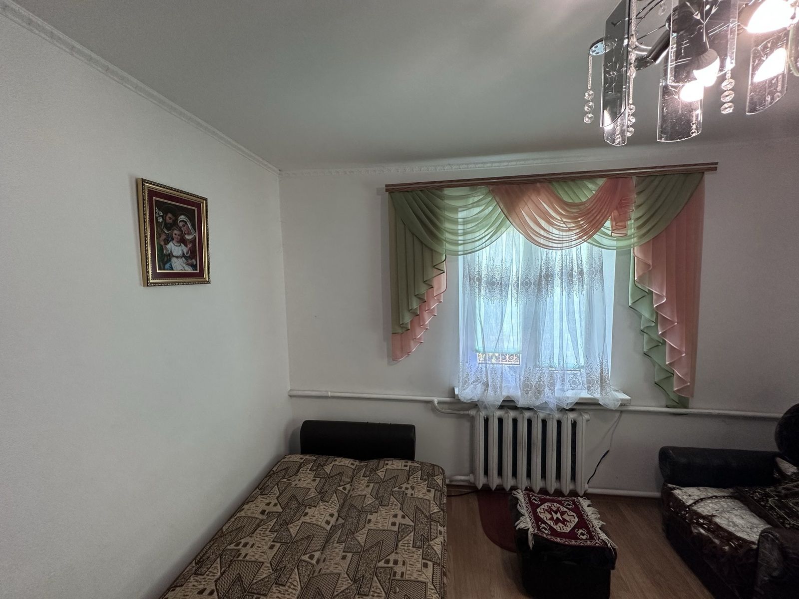 Продається будинок в пригороді м.Підволочиськ.