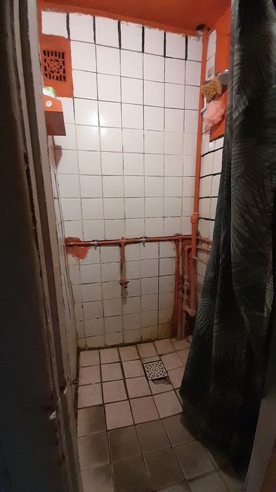 Продам кімнату готельного типу, центр, метро Левада