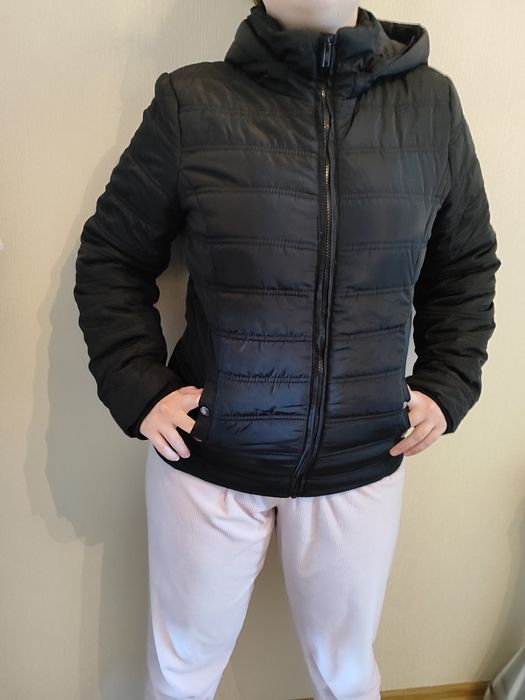 Куртка жіноча  коротка  40-42