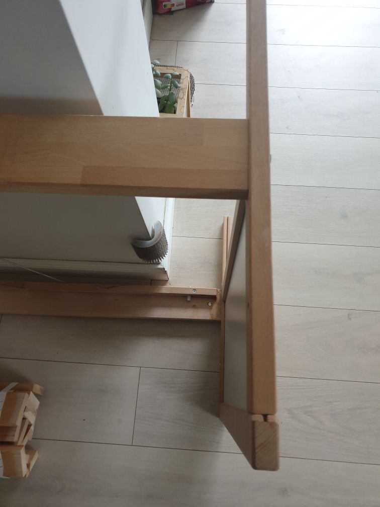 Łòżko drewniane ikea