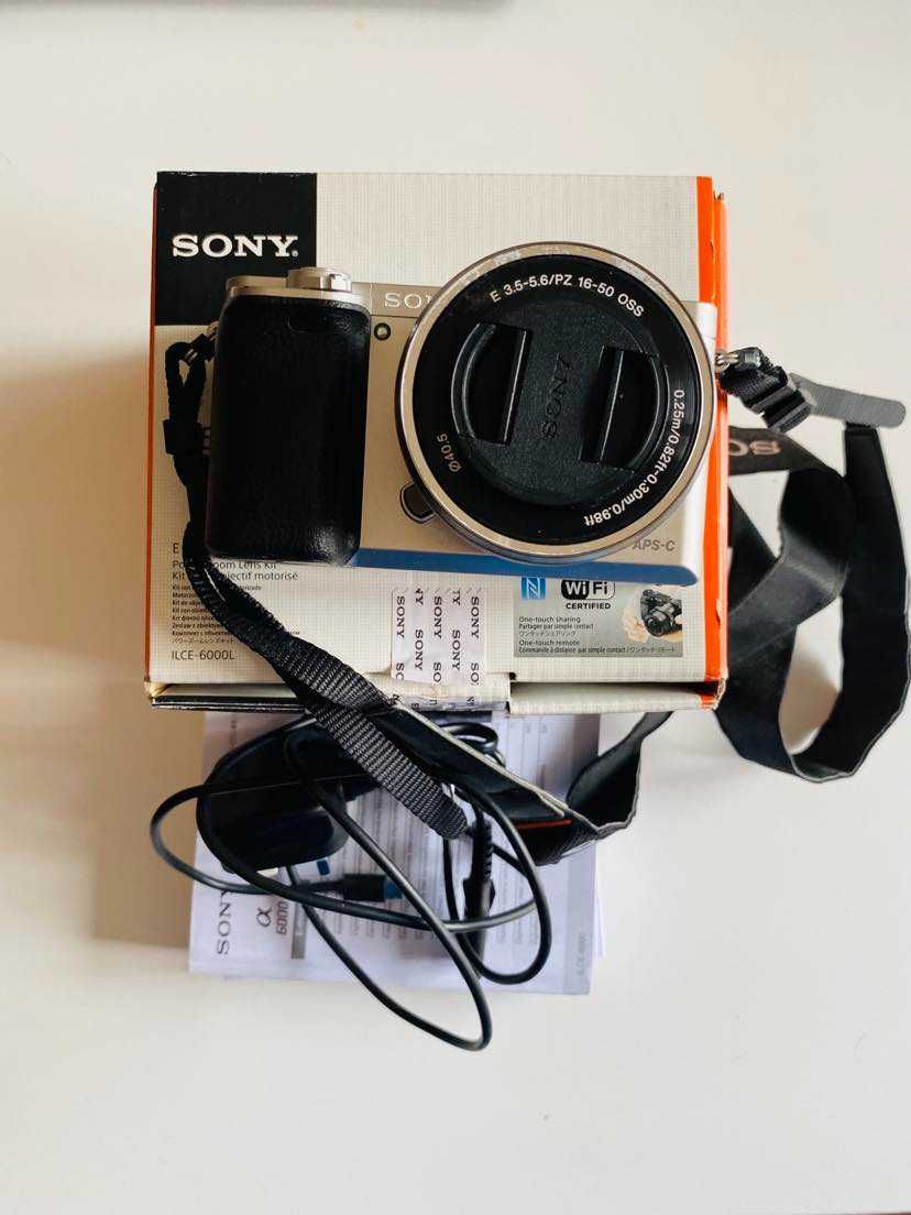 Aparat bezlusterkowiec Sony A6000 mało używany, stan idealny SREBRNY