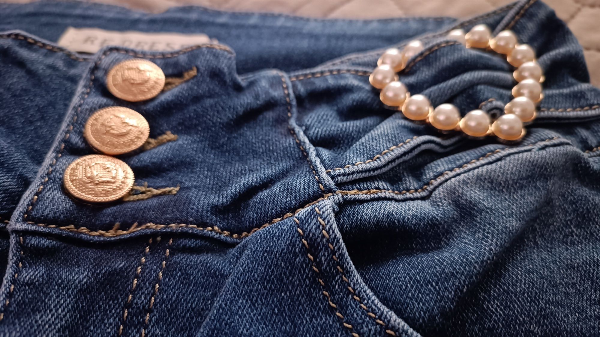 Wyprzedaż Piękne spodnie jeans firmy RE-DRESS