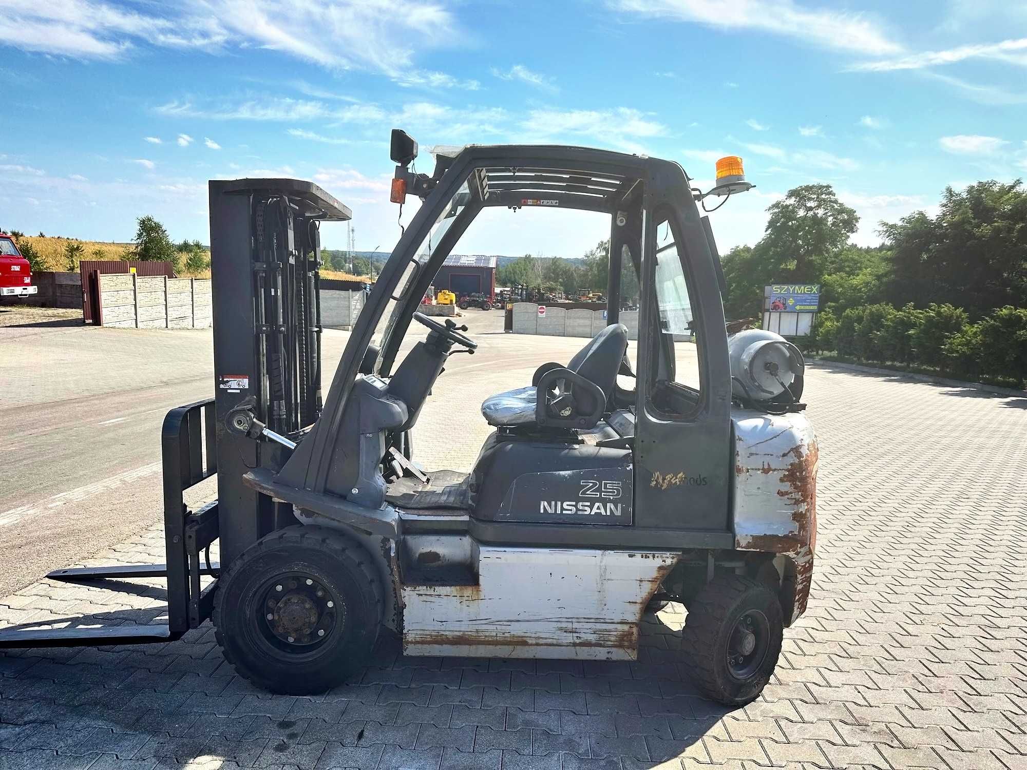 wózek widłowy NISSAN FG25 LPG 2500kg Triplex 4.30m przesuw 2010r K25
