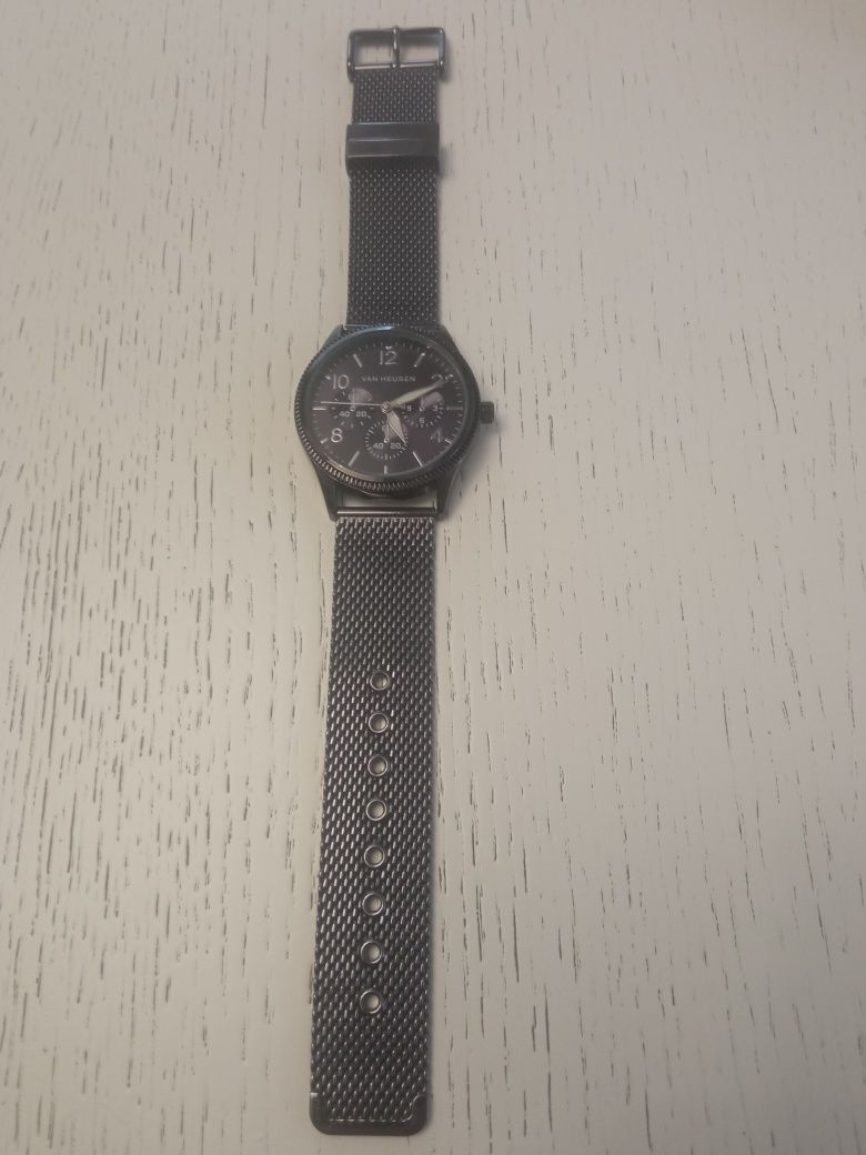 Продам новий кварцовий годинник Van HEUSEN.