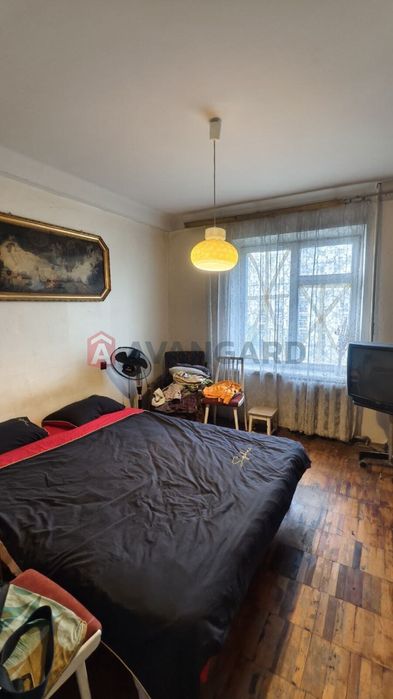 Продається 2-кімнатна квартира у Дніпровському р-ні по вул. Весніна.