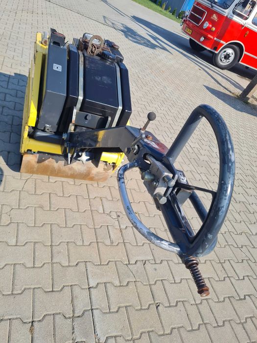 Walec prowadzony Bomag BW65 H, 710 kg, rok 2005