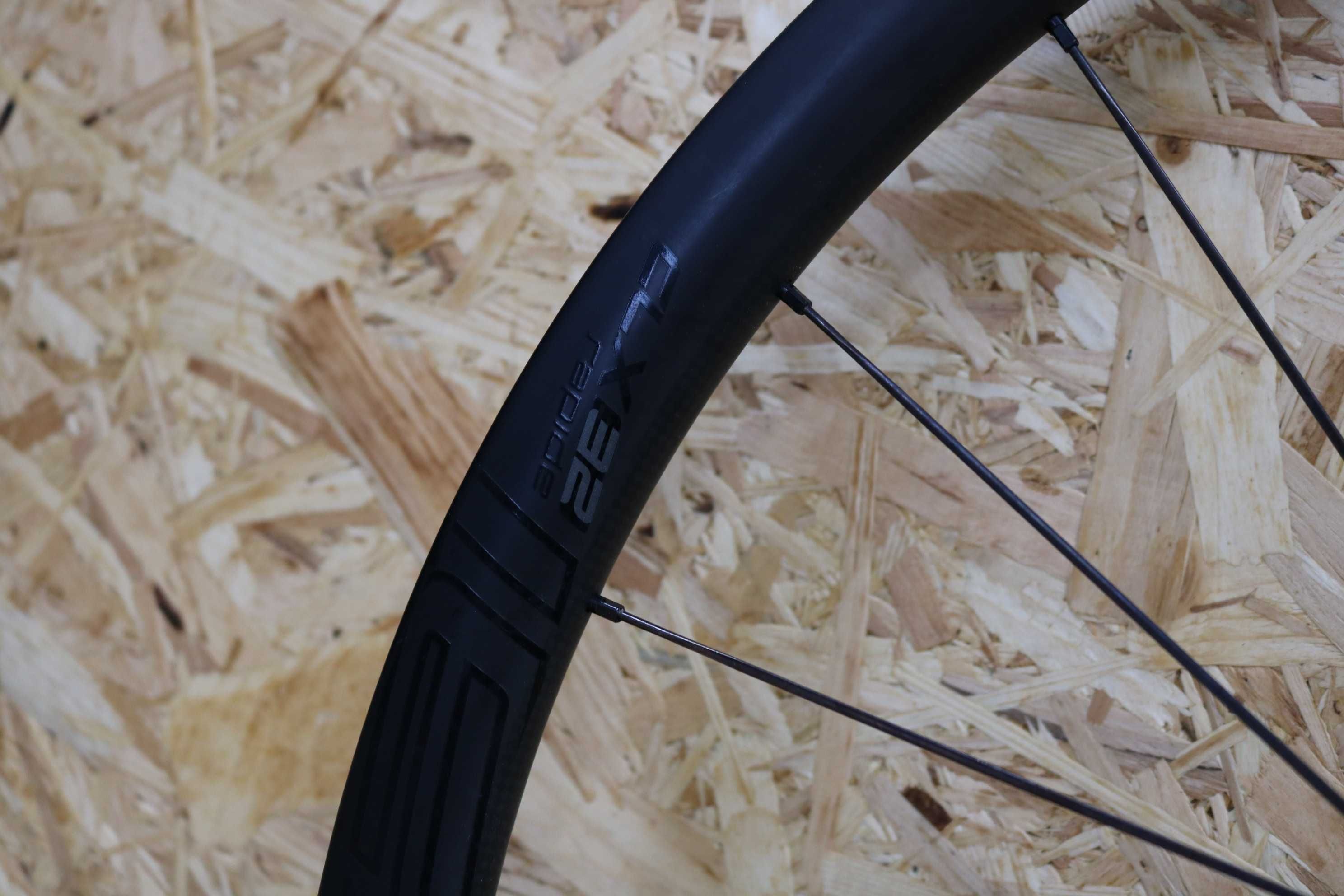 Rodas disco Roval CLX 32 - tubeless ou câmara