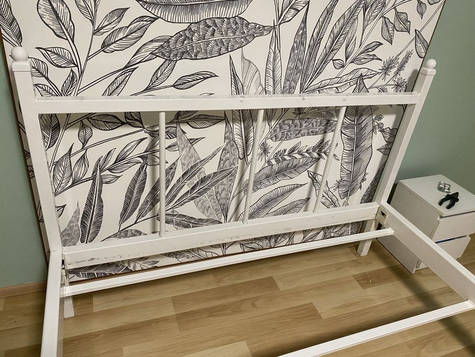 Łóżko białe metalowe 140x200