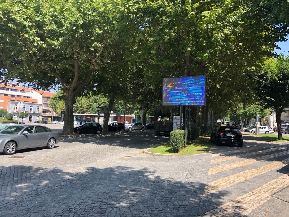 Anuncie em ecrans de led em Braga