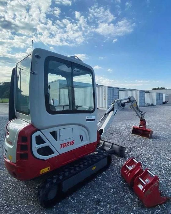 Wynajem Minikoparki Takeuchi TB216