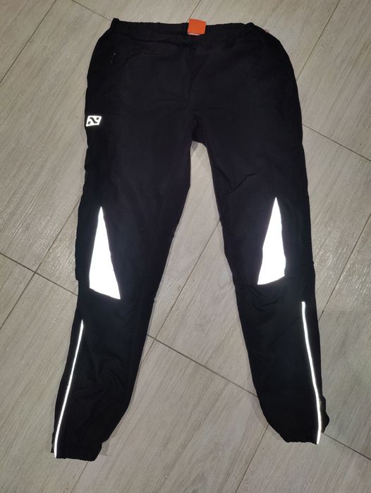 Штани для бігу або велосипеду