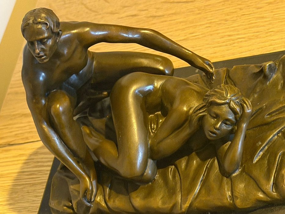 Фигура Скульптура Эротика Бронза мужчина и женщина в любви Подпись