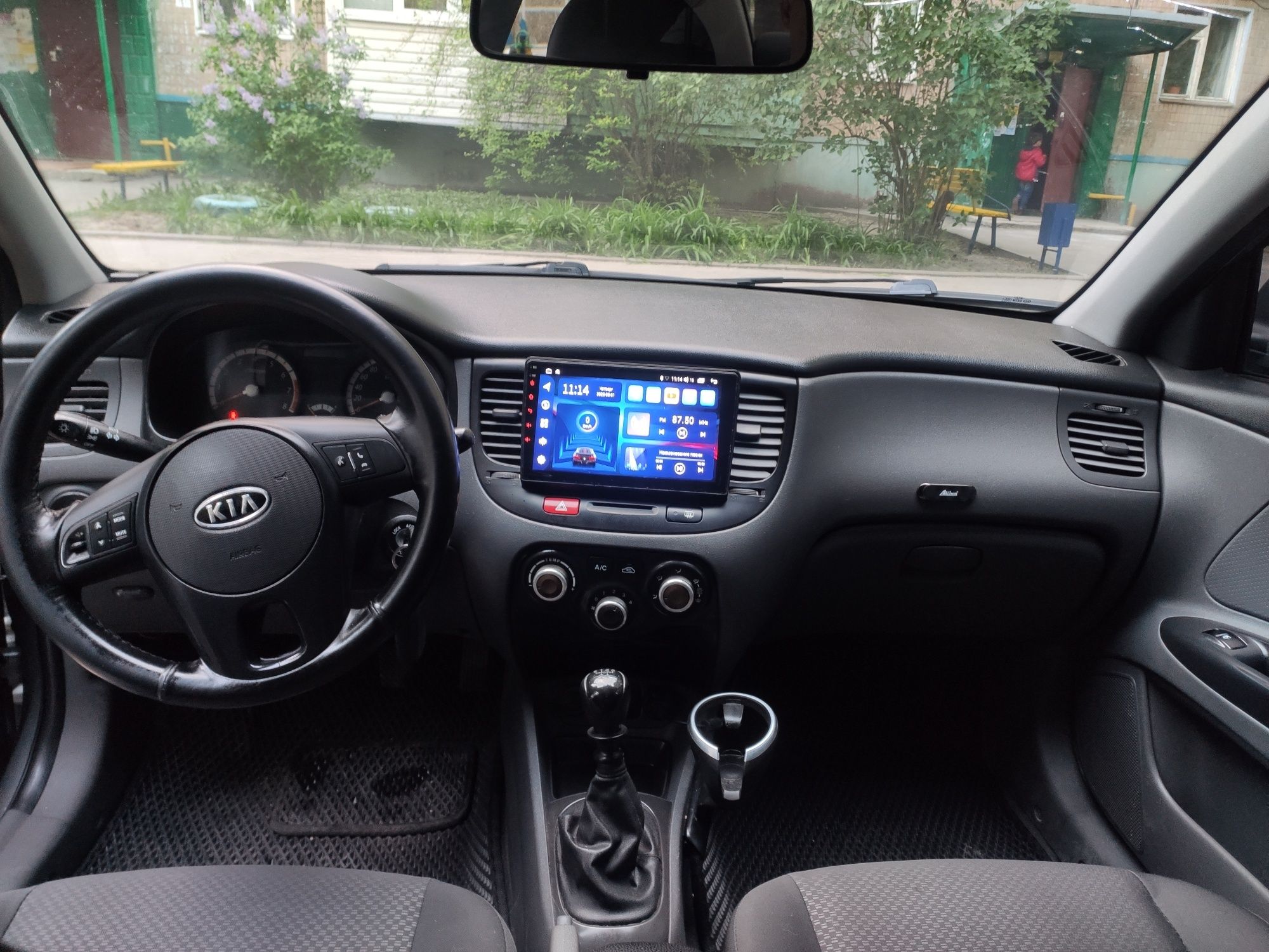 Авто Kia Rio 2011 рік(Власник з салону)