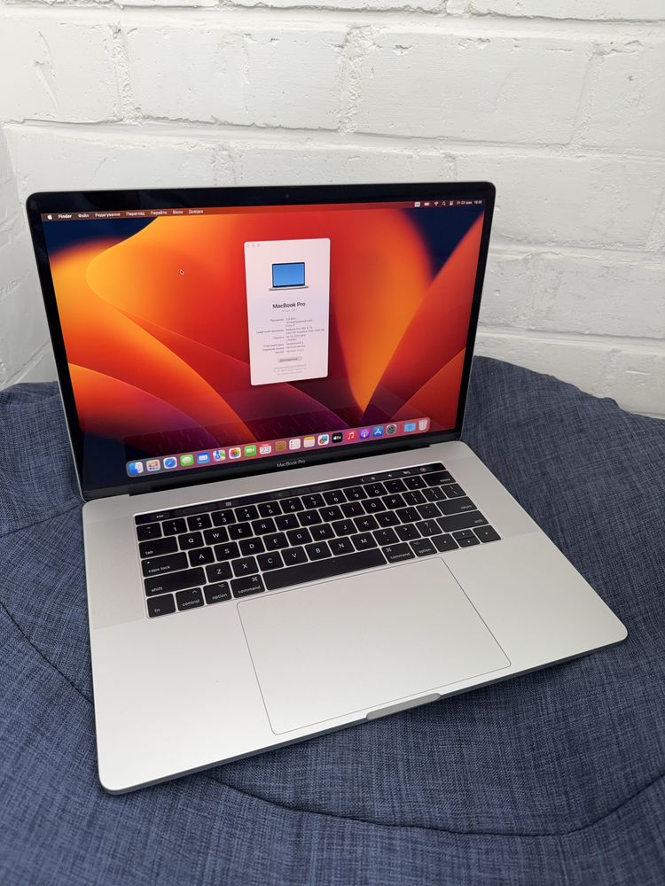 MacBook Pro 2017 15 i7 2.9/ 16GB /512 GB/ Touch Bar / 91% АКБ