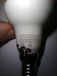 Лампа LED 5W E14 новая