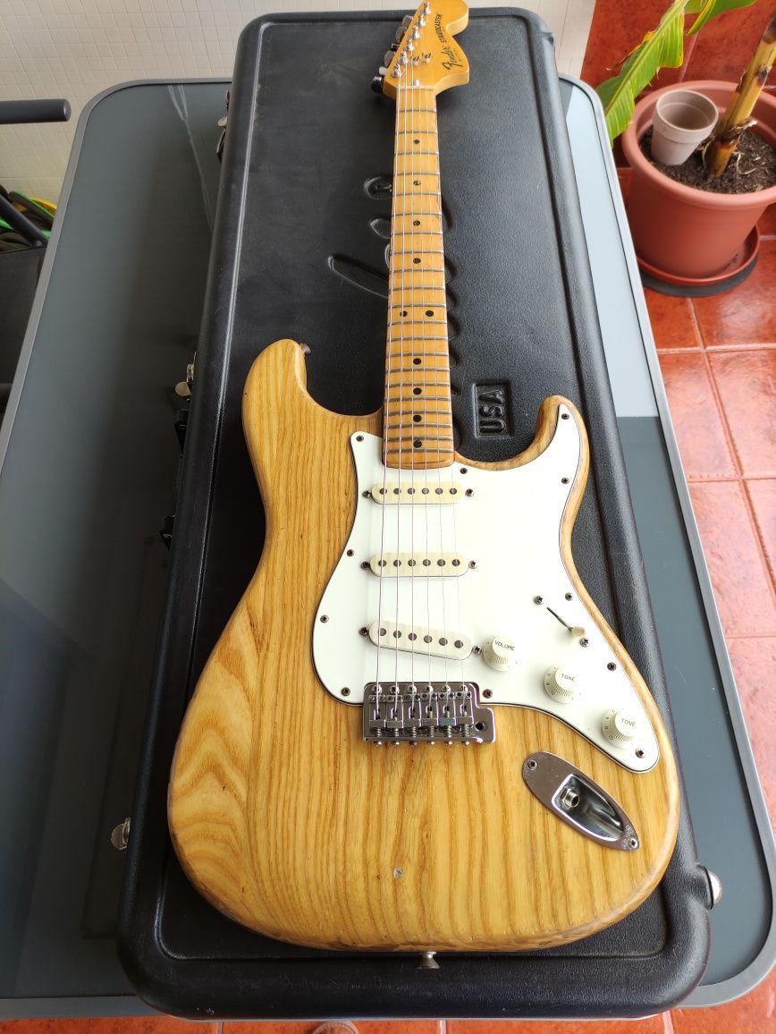 Fender Stratocaster 1979 com case original