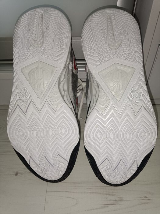 Кросівки чоловічі Nike Kyrie 8 Multi DJ6017-100