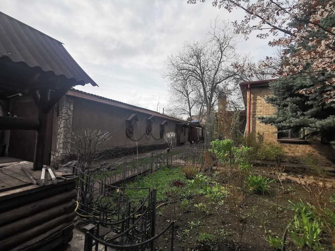 Продажа, дом 200м в центре, г. Каменское