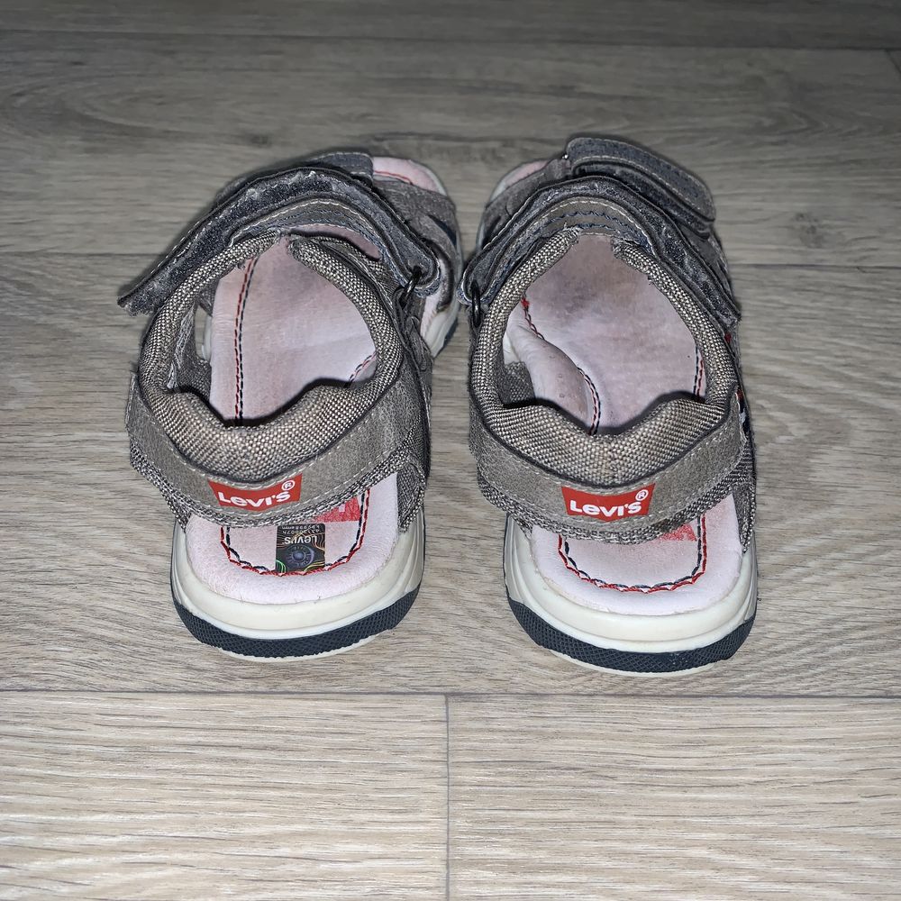Детские сандали босоножки на мальчика Levi’s оригинал