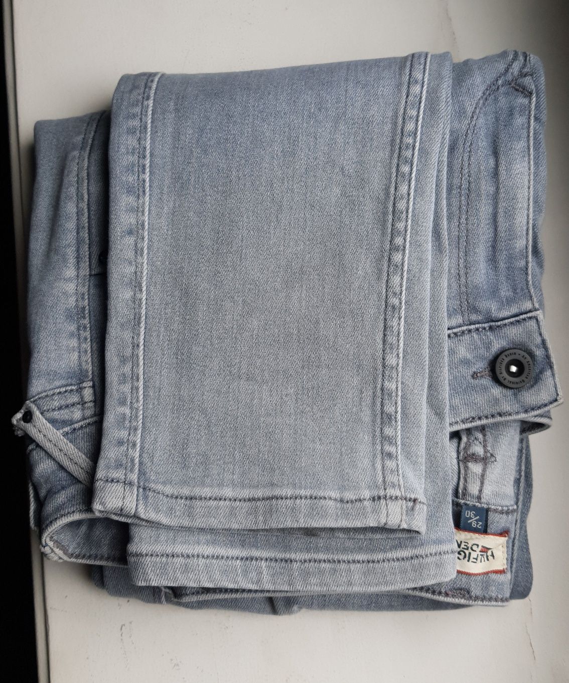 Джинсы tommy hilfiger, 38 m