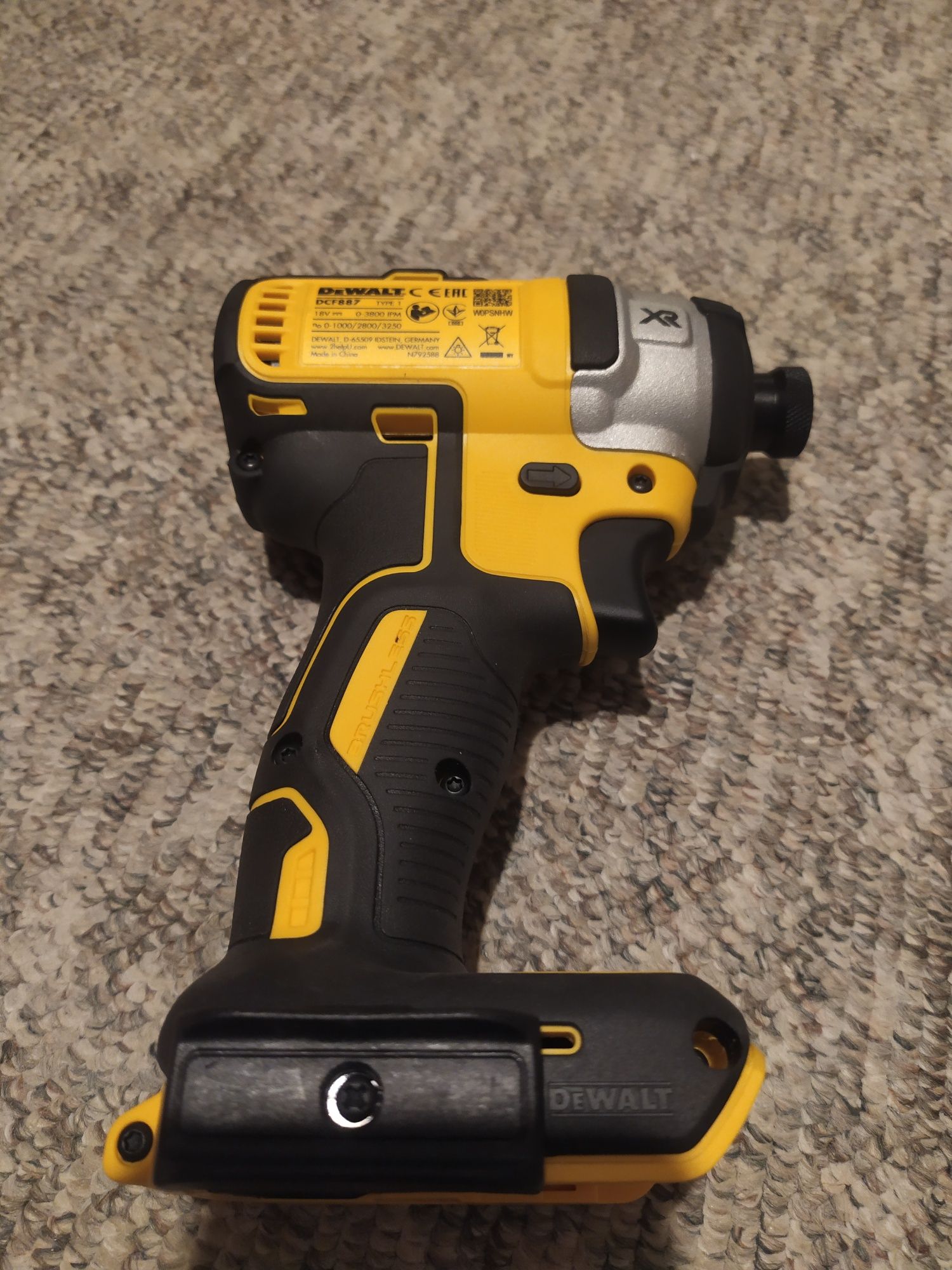 Импакт Dewalt DCF 887n