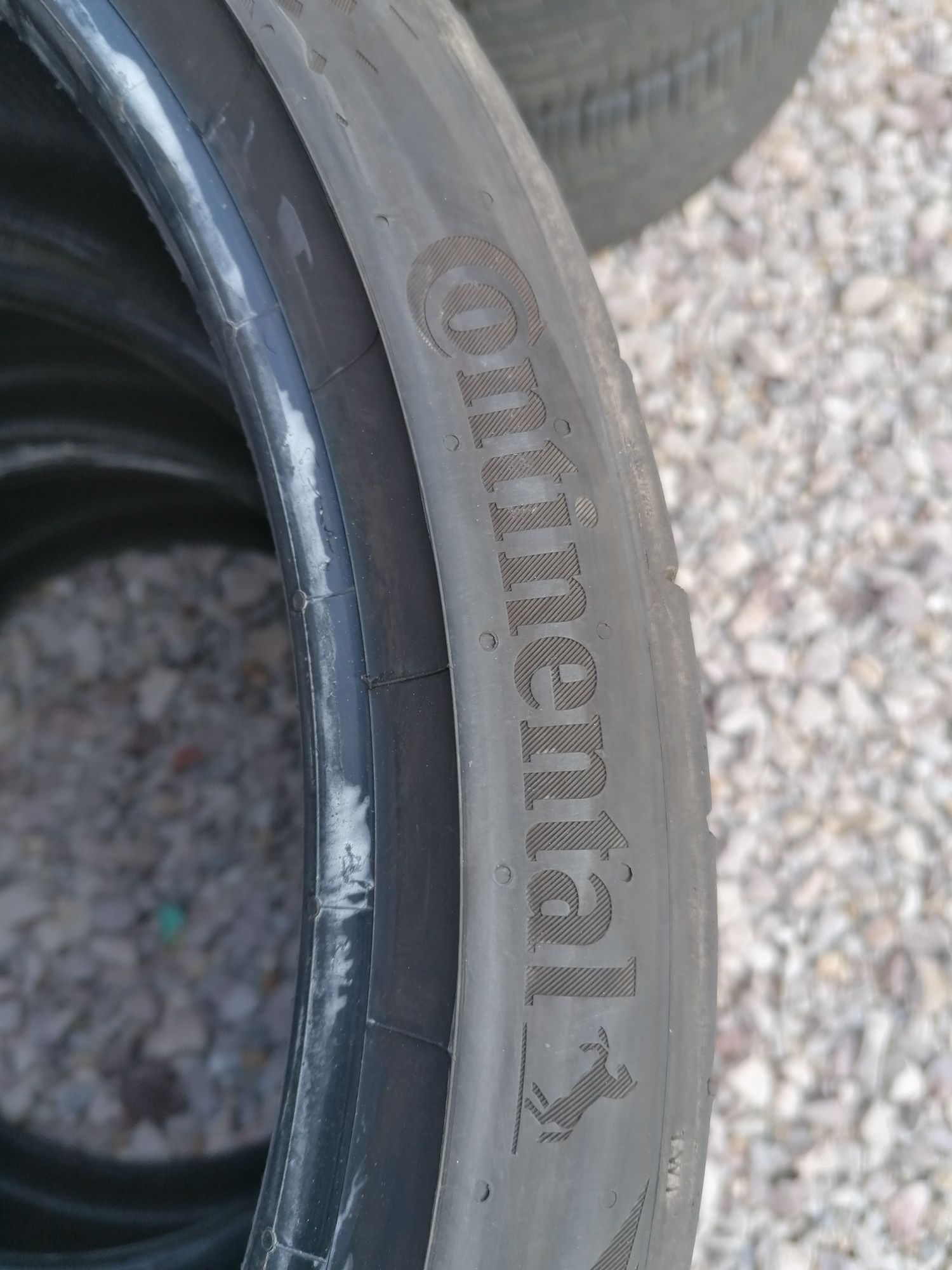 225/35/19 Continental 2022 rok