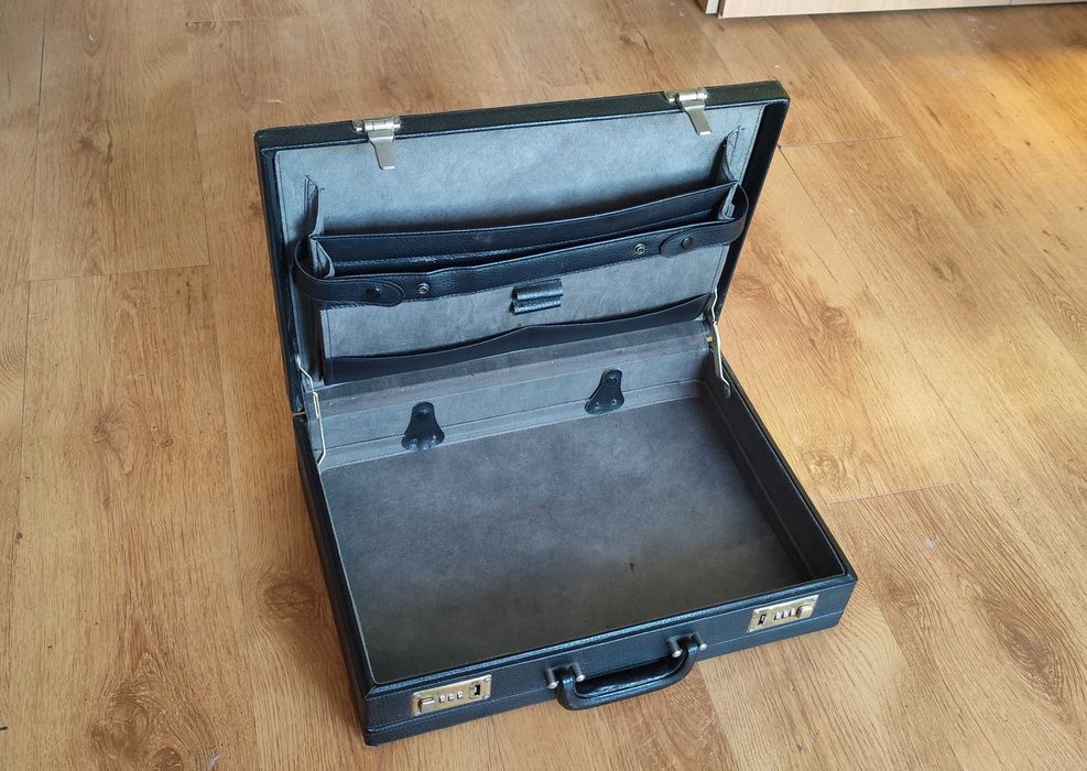 Neseser aktówka walizka zamykana  szyfr Vintage