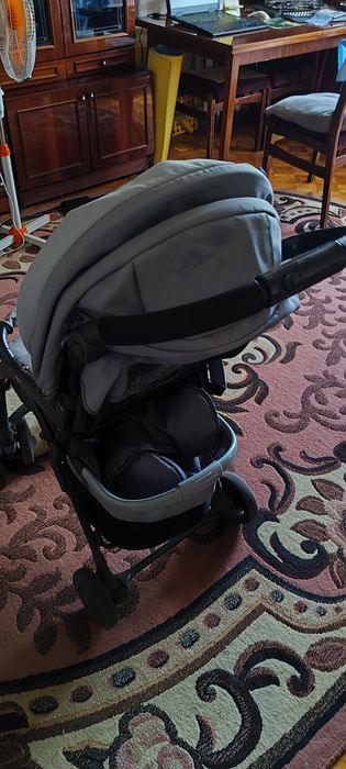 Продам прогулочная коляску chicco