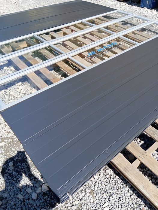 Brama garażowa przemysłowa segmentowa panelowa 356x381 wysoka