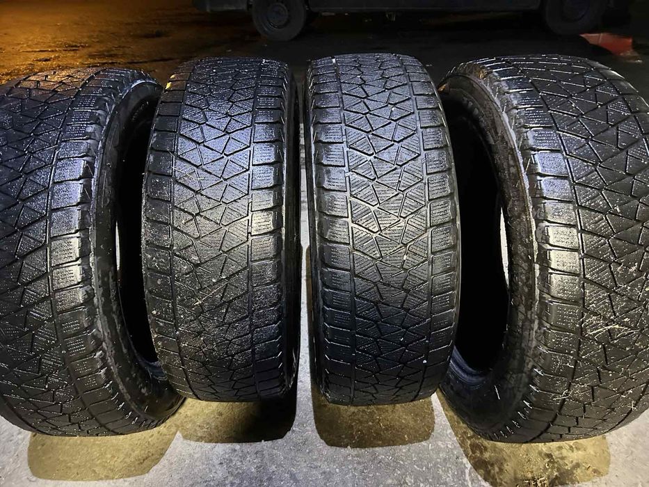 Bridgestone blizzak DM-V2  225/60 r18