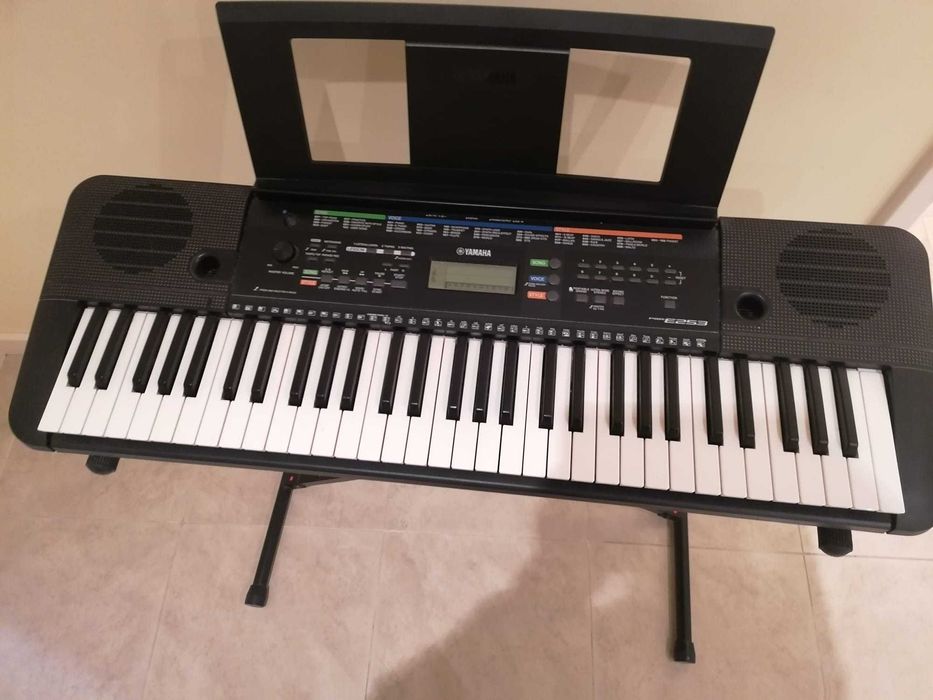Teclado Yamaha PSR-E253