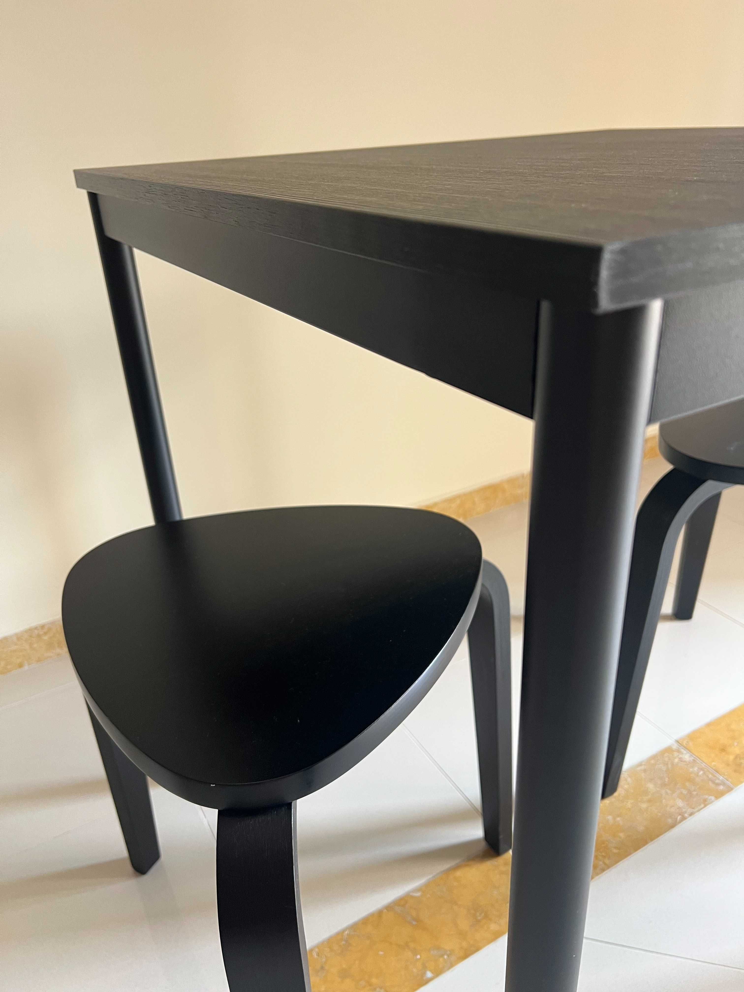 Mesa Cozinha e bancos IKEA