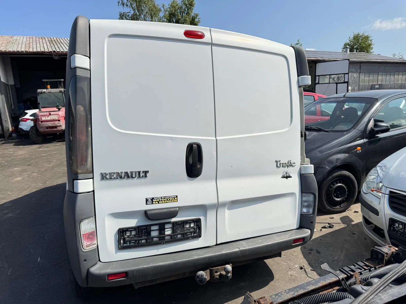 Renault Trafic 2005r 74KW 1.9 diesel Pojazd cały na części