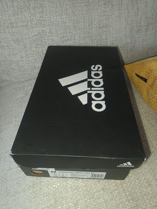 Tênis Adidas Predator Tango (para piso sintético)