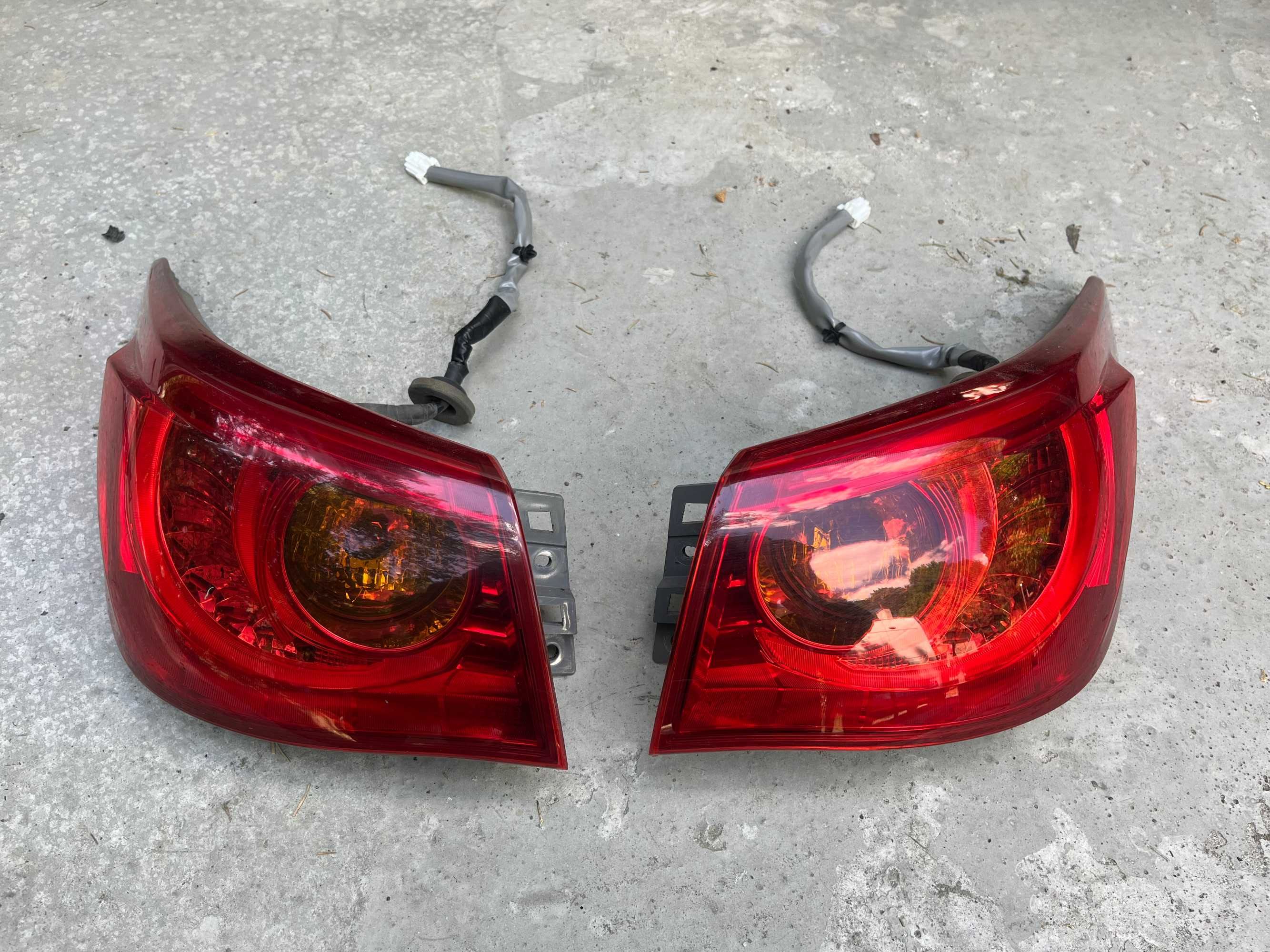 Infiniti Q50 Lampa Tylna Prawa Lewa EU CZESCI