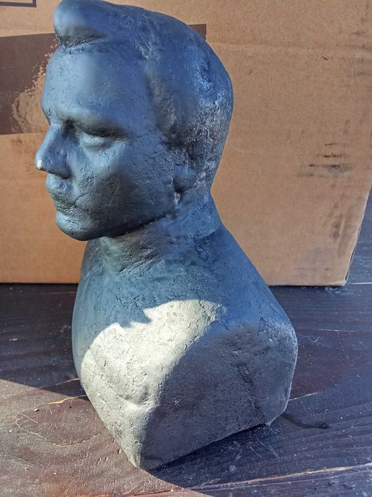 Бюст К.Ворошилов