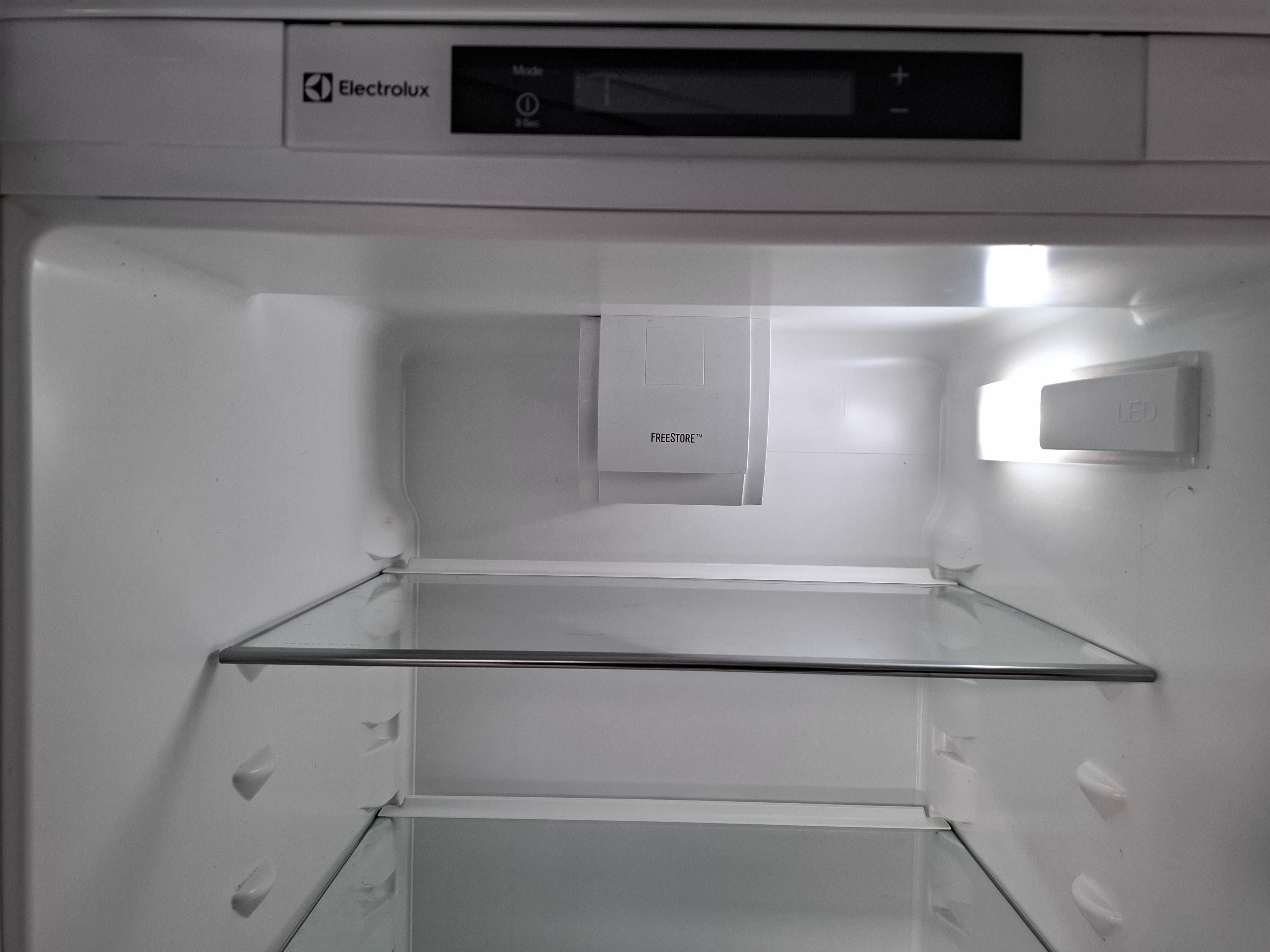 Lodówka ELECTROLUX ERN3213AOW 177cm NoFrost