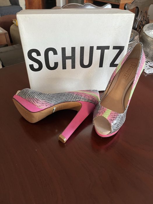 Varios pares de sapatos