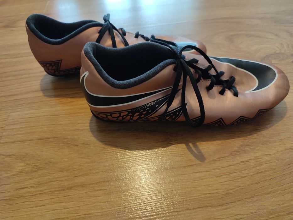 buty piłkarskie korki nike rozmiar 38,5