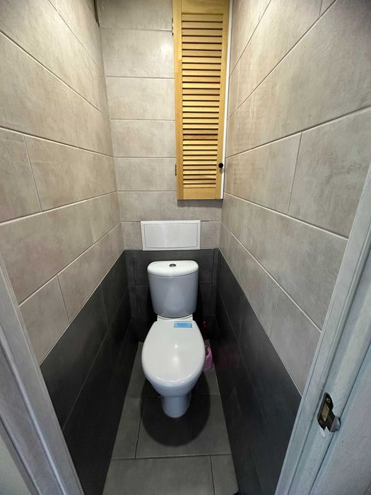 Малишка, 37 До метро 3 хвилини пішки Готівка або безготівковий розрах.