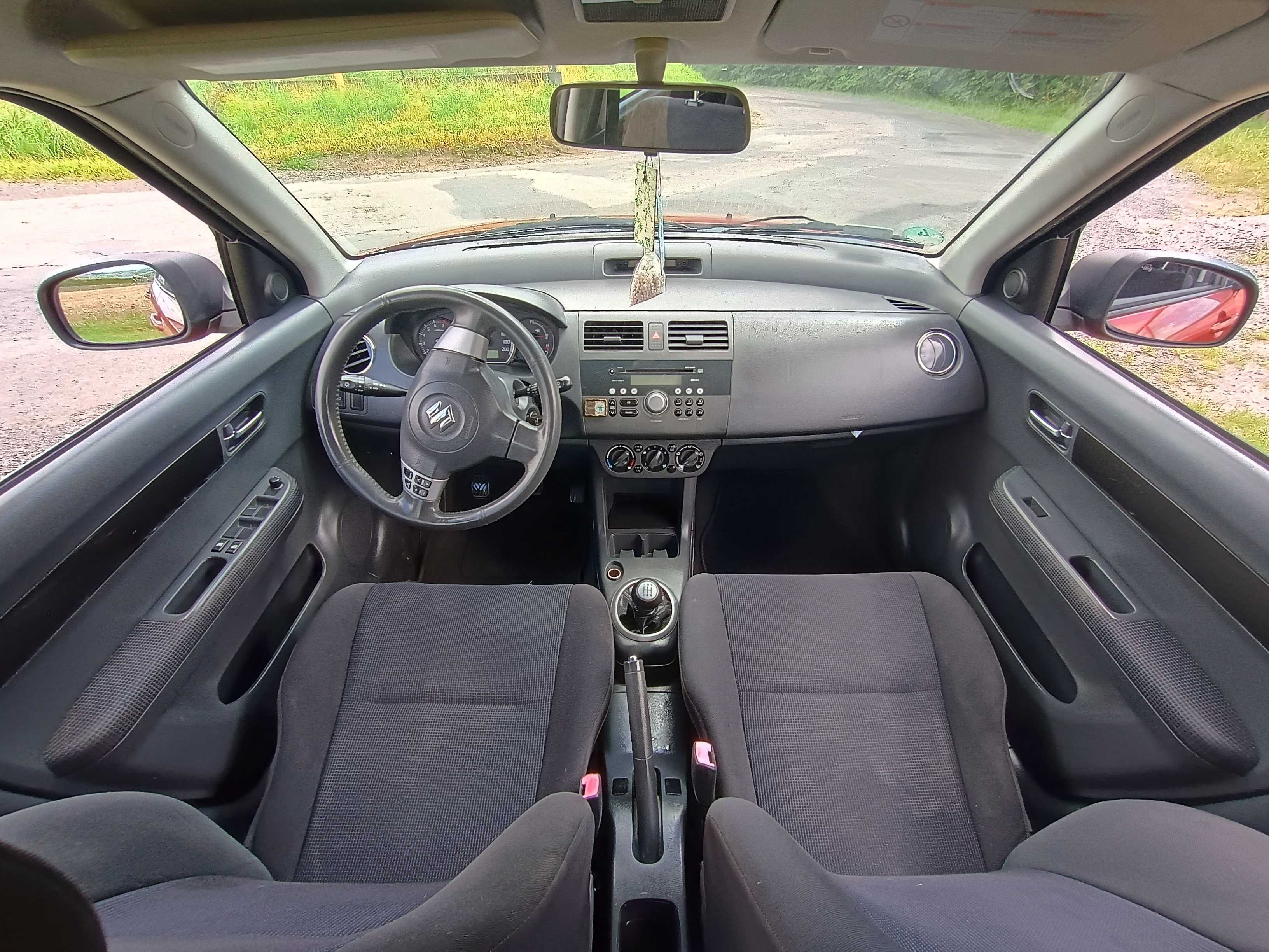 Suzuki Swift 1.3 łańcuch rozrządu napęd 4x4 isofix klima