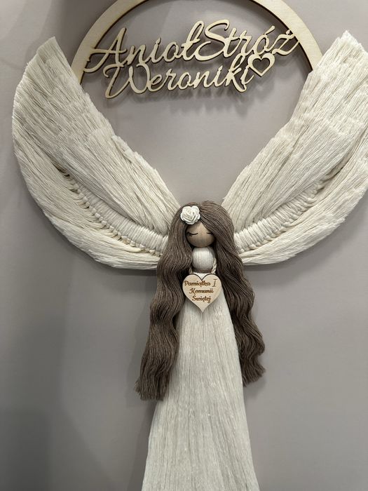 Aniol stróż, makrama , pamiatka komunii świętej .